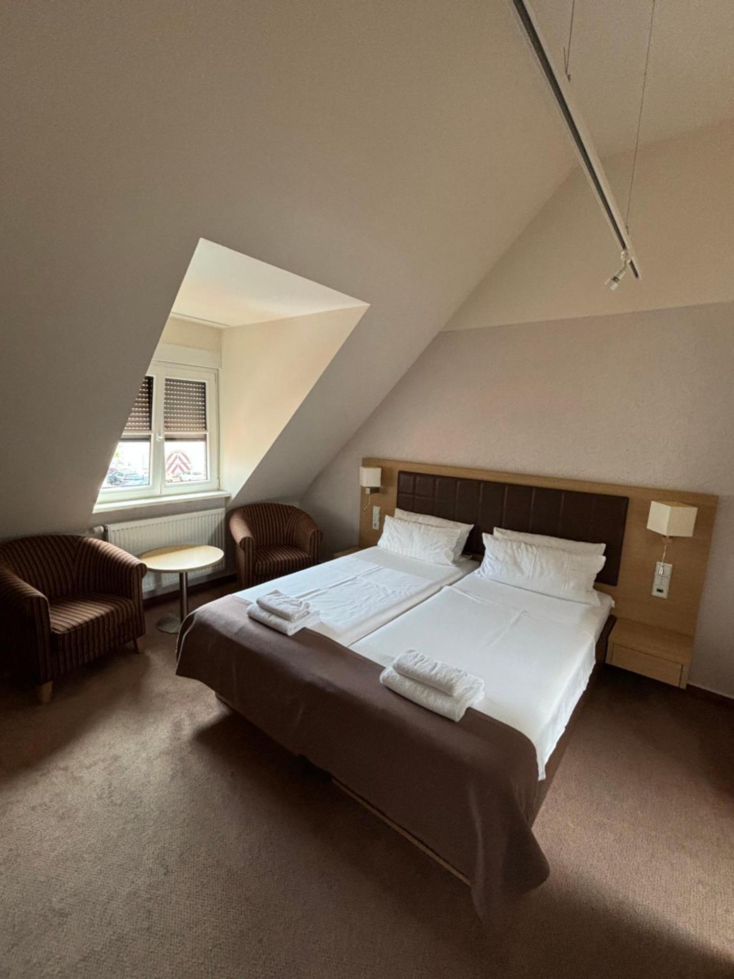 Hotel Ortel Gmbh Besigheim Buitenkant foto